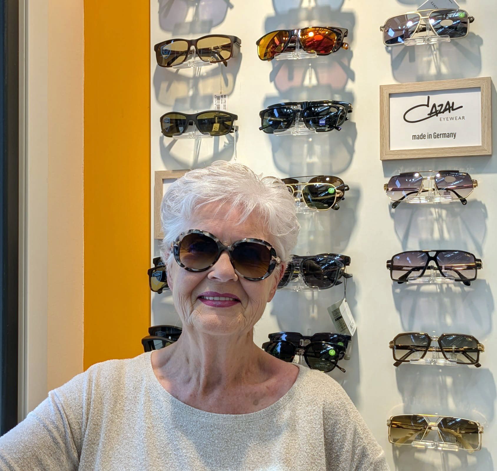 Edith Harrer, Kundin